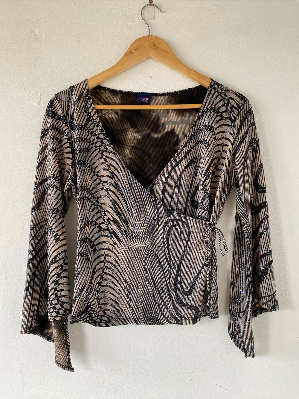 Wild cat vtg y2k Abstract Print Wrap-Style Blouse in Black and Beige silver